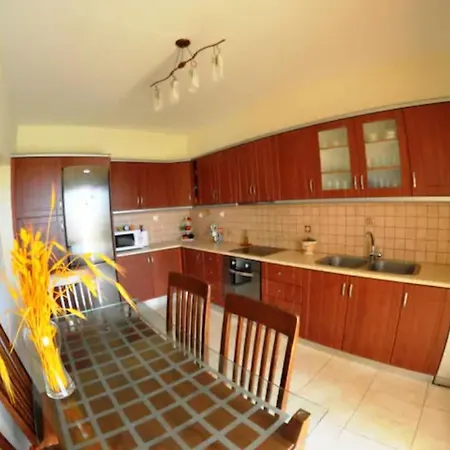 Helmata With Privecy * ארגוסטולי